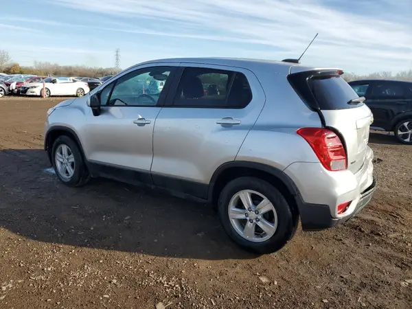3GNCJKSB8KL278825 2019 CHEVROLET TRAX - Image 2