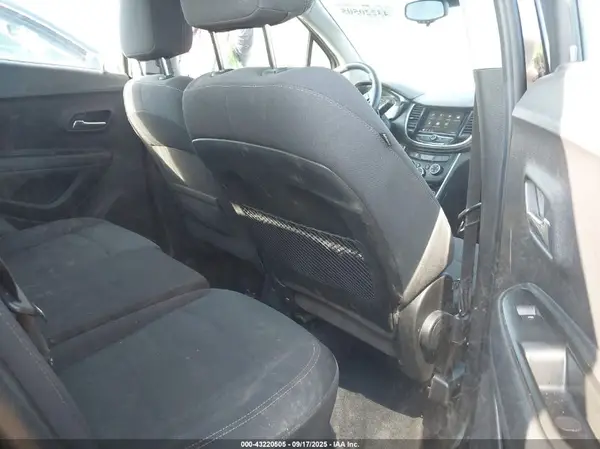 3GNCJKSB8KL332253 2019 CHEVROLET TRAX - Image 8