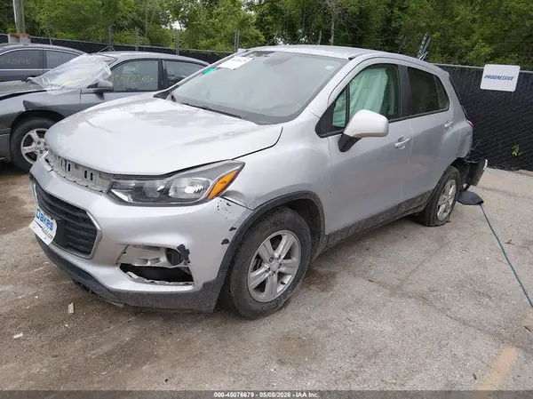 3GNCJKSB8KL341132 2019 CHEVROLET TRAX - Image 2