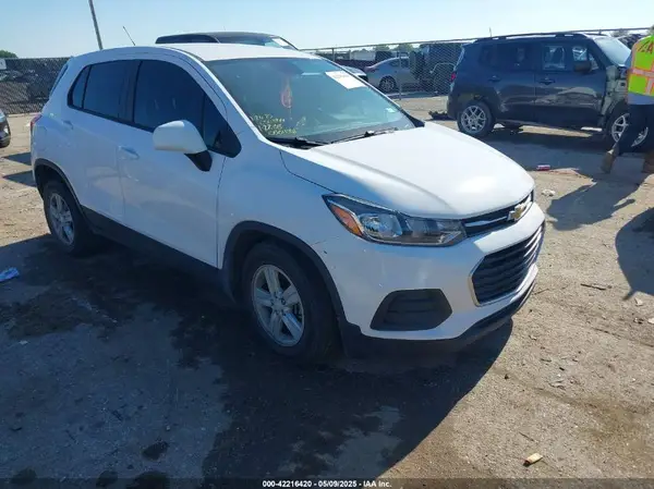 3GNCJKSB8KL347626 2019 CHEVROLET TRAX - Image 1