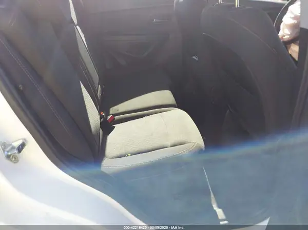 3GNCJKSB8KL347626 2019 CHEVROLET TRAX - Image 8