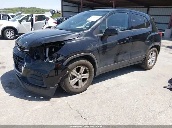 3GNCJKSB8KL357363 2019 CHEVROLET TRAX - Image 2