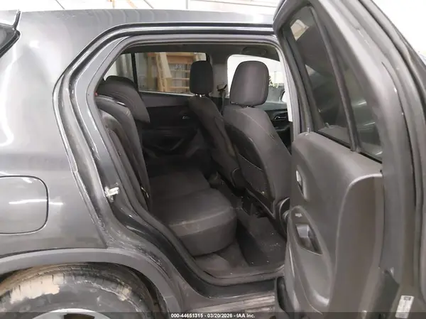 3GNCJKSB8KL365267 2019 CHEVROLET TRAX - Image 8