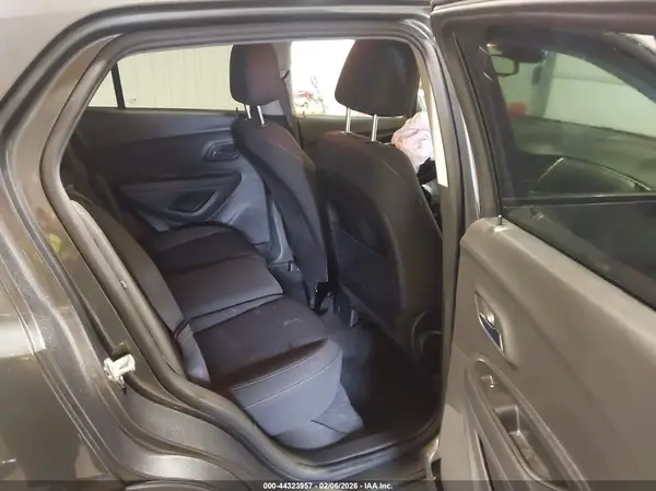 3GNCJKSB8KL383333 2019 CHEVROLET TRAX - Image 8