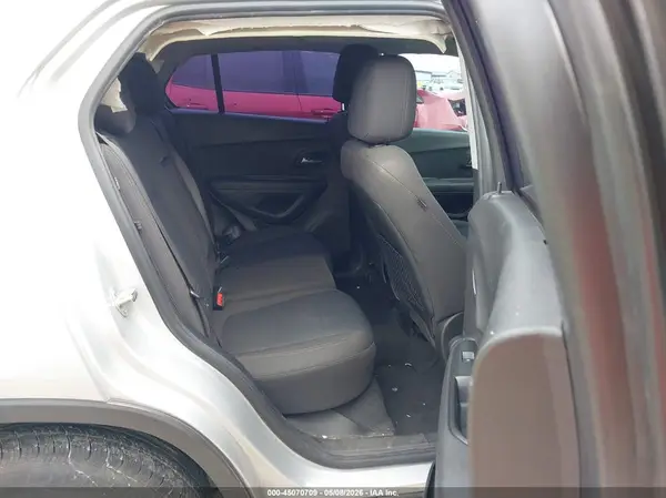 3GNCJKSB8KL400857 2019 CHEVROLET TRAX - Image 8