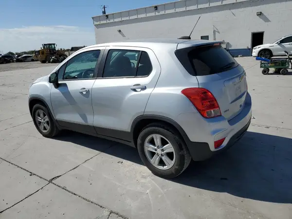 3GNCJKSB8KL403743 2019 CHEVROLET TRAX - Image 2