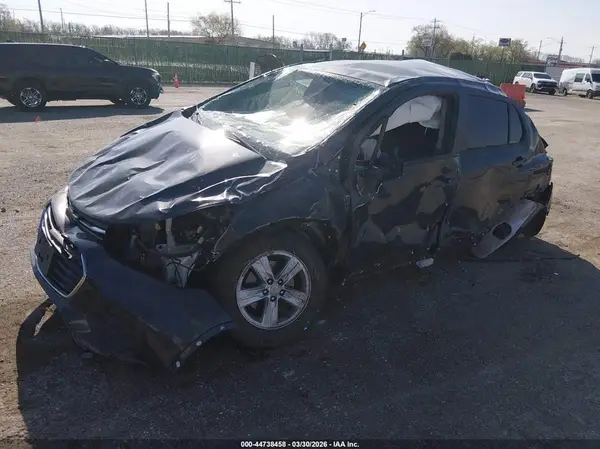 3GNCJKSB8LL113682 2020 CHEVROLET TRAX - Image 2