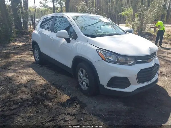 3GNCJKSB8LL116307 2020 CHEVROLET TRAX - Image 1