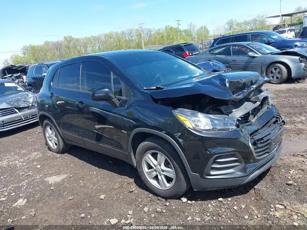 3GNCJKSB8LL116758 2020 CHEVROLET TRAX - Image 1