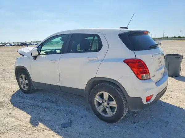 3GNCJKSB8LL117859 2020 CHEVROLET TRAX - Image 2