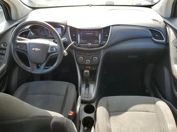 3GNCJKSB8LL123211 2020 CHEVROLET TRAX - Image 8