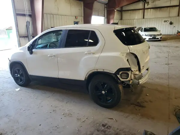 3GNCJKSB8LL130157 2020 CHEVROLET TRAX - Image 2