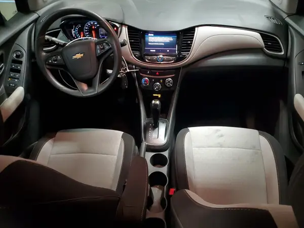 3GNCJKSB8LL140557 2020 CHEVROLET TRAX - Image 8
