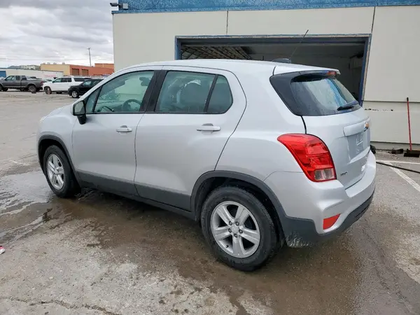 3GNCJKSB8LL144365 2020 CHEVROLET TRAX - Image 2