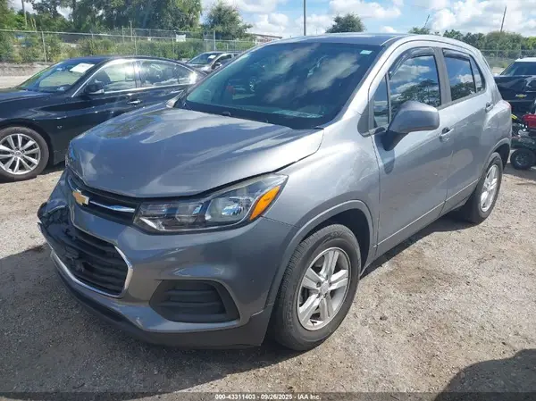 3GNCJKSB8LL145936 2020 CHEVROLET TRAX - Image 2