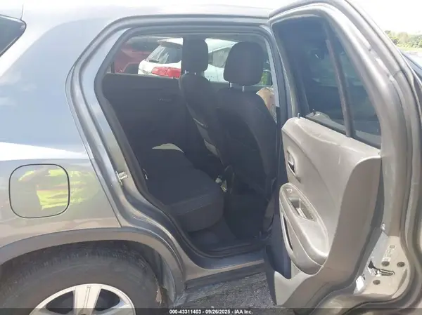 3GNCJKSB8LL145936 2020 CHEVROLET TRAX - Image 8