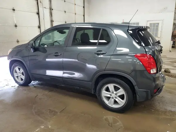 3GNCJKSB8LL148304 2020 CHEVROLET TRAX - Image 2