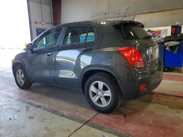 3GNCJKSB8LL152126 2020 CHEVROLET TRAX - Image 2