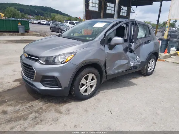 3GNCJKSB8LL153650 2020 CHEVROLET TRAX - Image 2