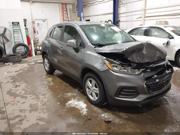3GNCJKSB8LL153874 2020 CHEVROLET TRAX - Image 1