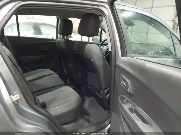 3GNCJKSB8LL153874 2020 CHEVROLET TRAX - Image 8
