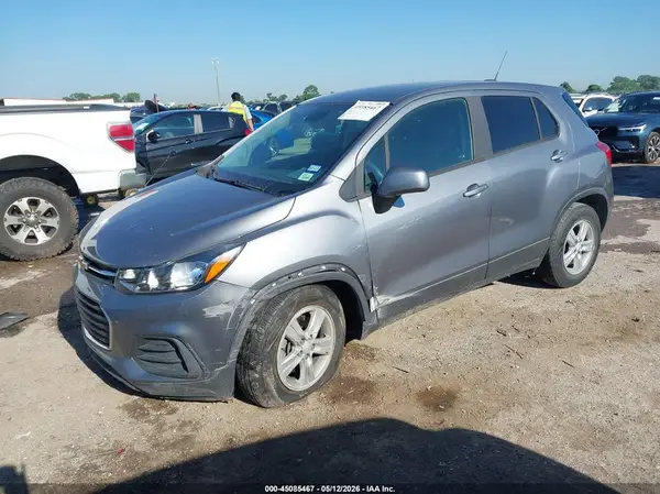 3GNCJKSB8LL165961 2020 CHEVROLET TRAX - Image 2
