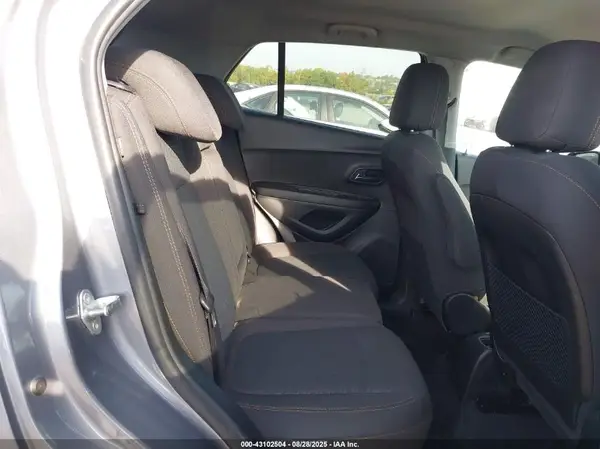 3GNCJKSB8LL179360 2020 CHEVROLET TRAX - Image 8