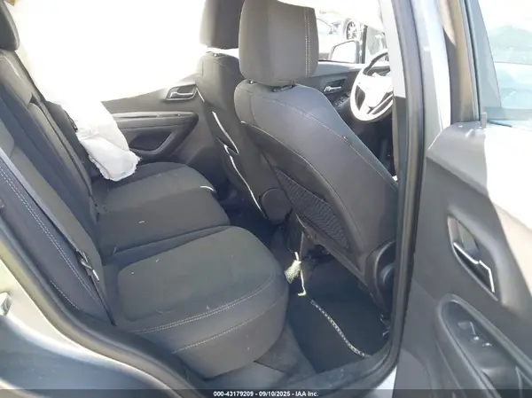 3GNCJKSB8LL197065 2020 CHEVROLET TRAX - Image 8