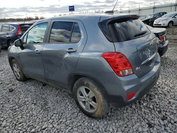 3GNCJKSB8LL213281 2020 CHEVROLET TRAX - Image 2