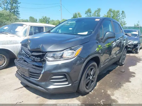 3GNCJKSB8LL214236 2020 CHEVROLET TRAX - Image 2