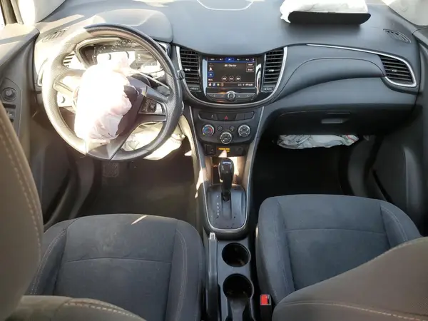 3GNCJKSB8LL226127 2020 CHEVROLET TRAX - Image 8