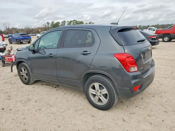 3GNCJKSB8LL232557 2020 CHEVROLET TRAX - Image 2
