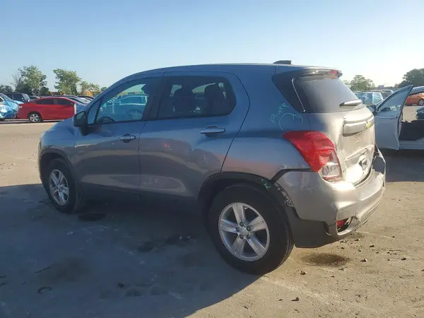 3GNCJKSB8LL243719 2020 CHEVROLET TRAX - Image 2