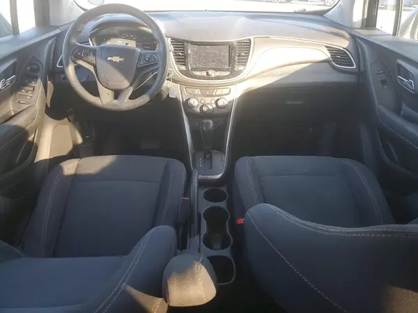 3GNCJKSB8LL243719 2020 CHEVROLET TRAX - Image 8