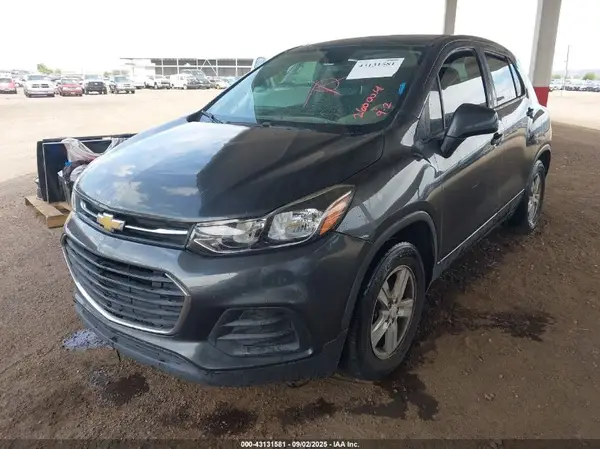 3GNCJKSB8LL260004 2020 CHEVROLET TRAX - Image 2