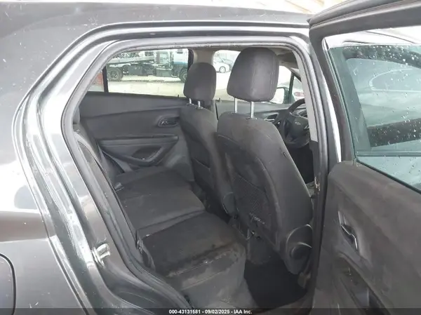 3GNCJKSB8LL260004 2020 CHEVROLET TRAX - Image 8