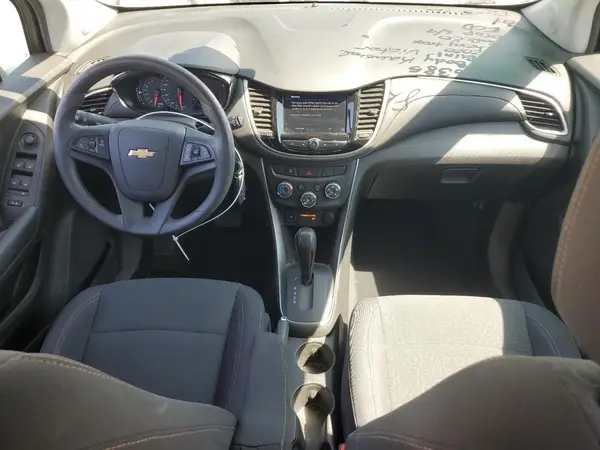 3GNCJKSB8LL271973 2020 CHEVROLET TRAX - Image 8