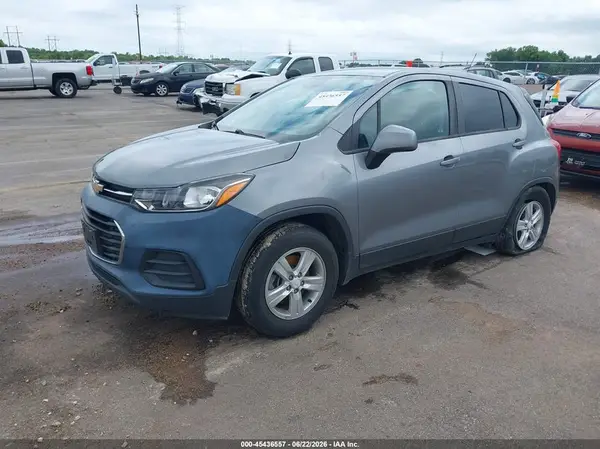 3GNCJKSB8LL280284 2020 CHEVROLET TRAX - Image 2