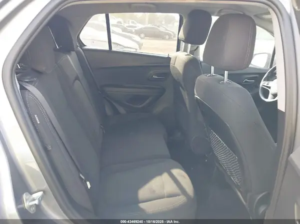 3GNCJKSB8LL305930 2020 CHEVROLET TRAX - Image 8