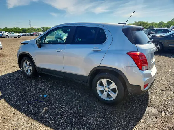 3GNCJKSB8LL319648 2020 CHEVROLET TRAX - Image 2