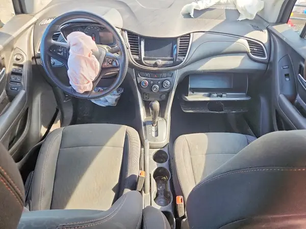3GNCJKSB8LL319648 2020 CHEVROLET TRAX - Image 8
