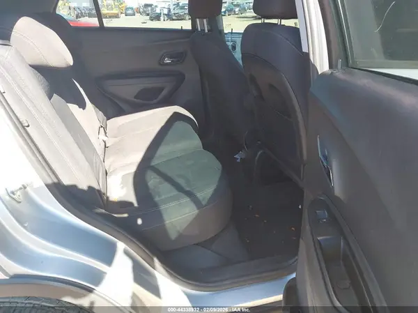 3GNCJKSB8LL319701 2020 CHEVROLET TRAX - Image 8