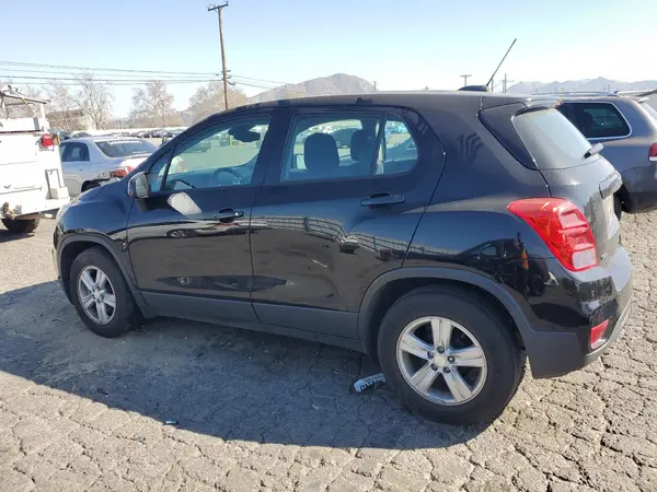 3GNCJKSB8LL332674 2020 CHEVROLET TRAX - Image 2