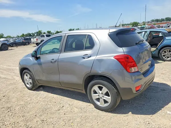 3GNCJKSB8LL334375 2020 CHEVROLET TRAX - Image 2