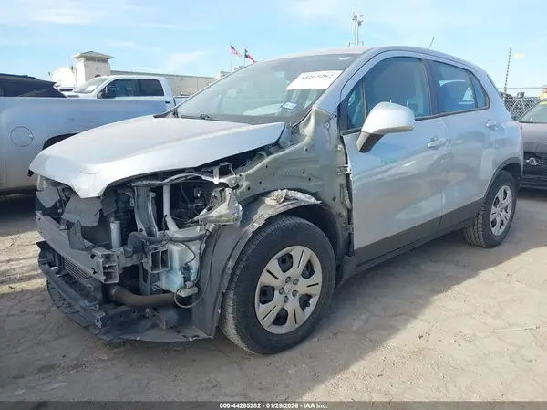3GNCJKSB9GL149161 2016 CHEVROLET TRAX - Image 2