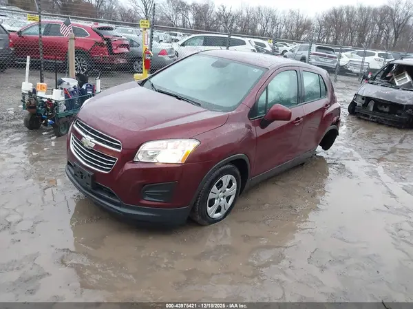 3GNCJKSB9GL158975 2016 CHEVROLET TRAX - Image 2