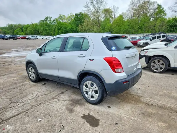 3GNCJKSB9GL179017 2016 CHEVROLET TRAX - Image 2
