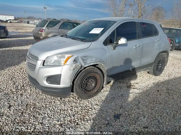3GNCJKSB9GL235151 2016 CHEVROLET TRAX - Image 2