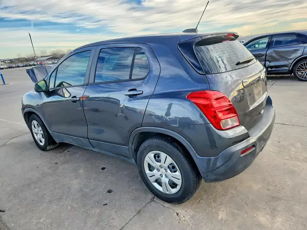 3GNCJKSB9GL242617 2016 CHEVROLET TRAX - Image 2