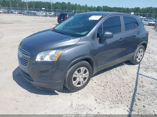 3GNCJKSB9GL249745 2016 CHEVROLET TRAX - Image 2